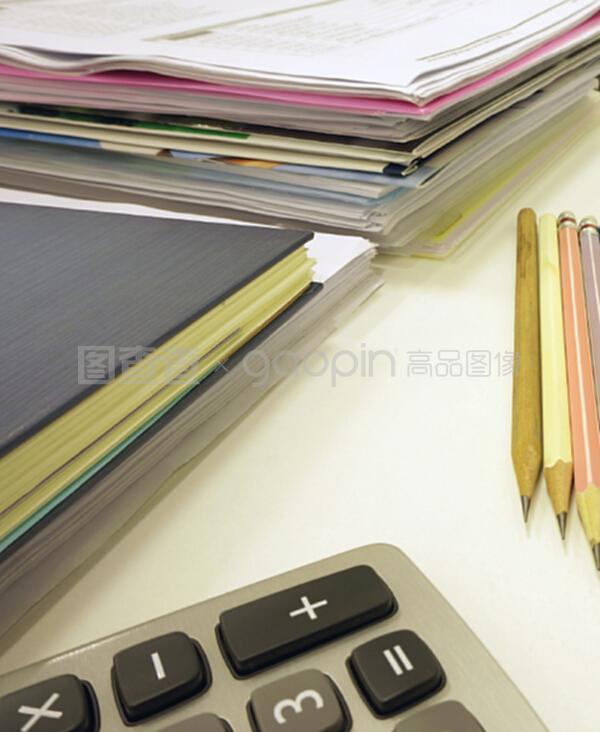 書桌上的方寸天地 辦公用品的效率美學